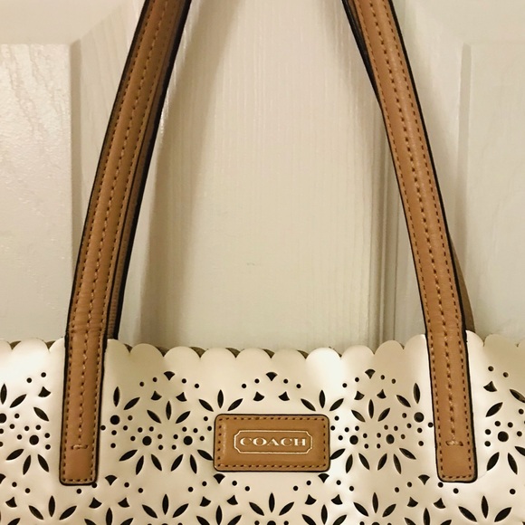#006. COACH Metro Eyelet Perforated Tote - metallic cream & tan leather handles - Picture 4 of 16